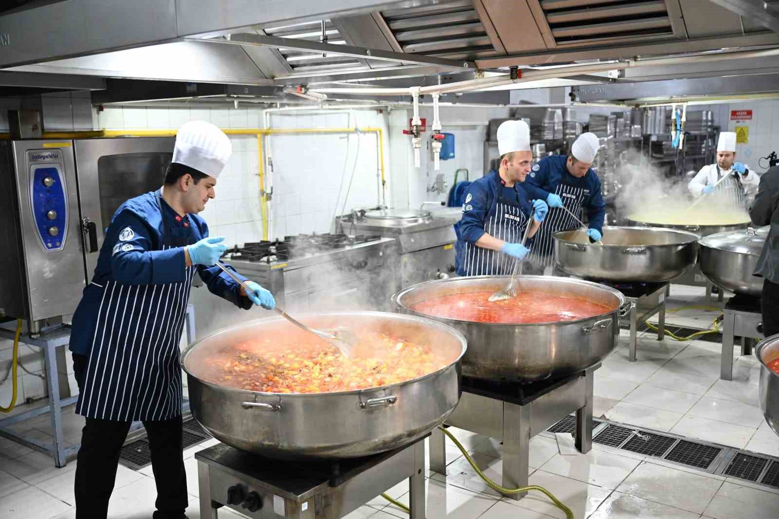 Bursa’nın dayanışma mutfağı büyüyor
