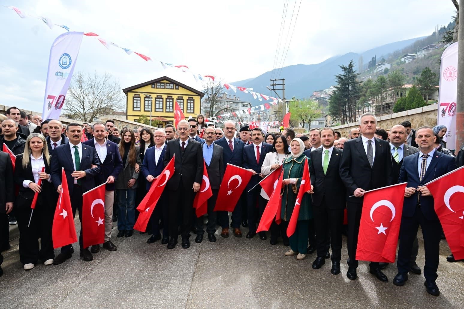 Bursa’nın fethinin 700.yıldönümü kutlanıyor
Bursa’nın fethinin 700.yıldönümü kutlanıyor