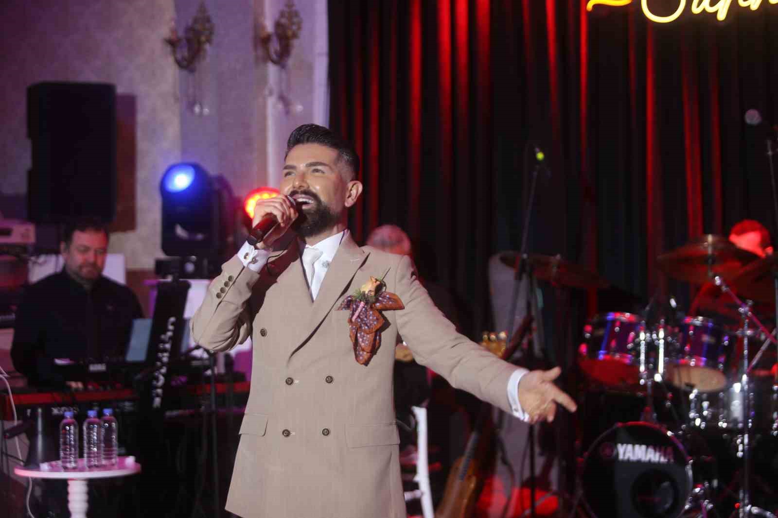 Bursa’nın kadınlar matinesinde güven ve sanat vurgusu
Bursa’nın kadınlar matinesinde güven ve sanat vurgusu