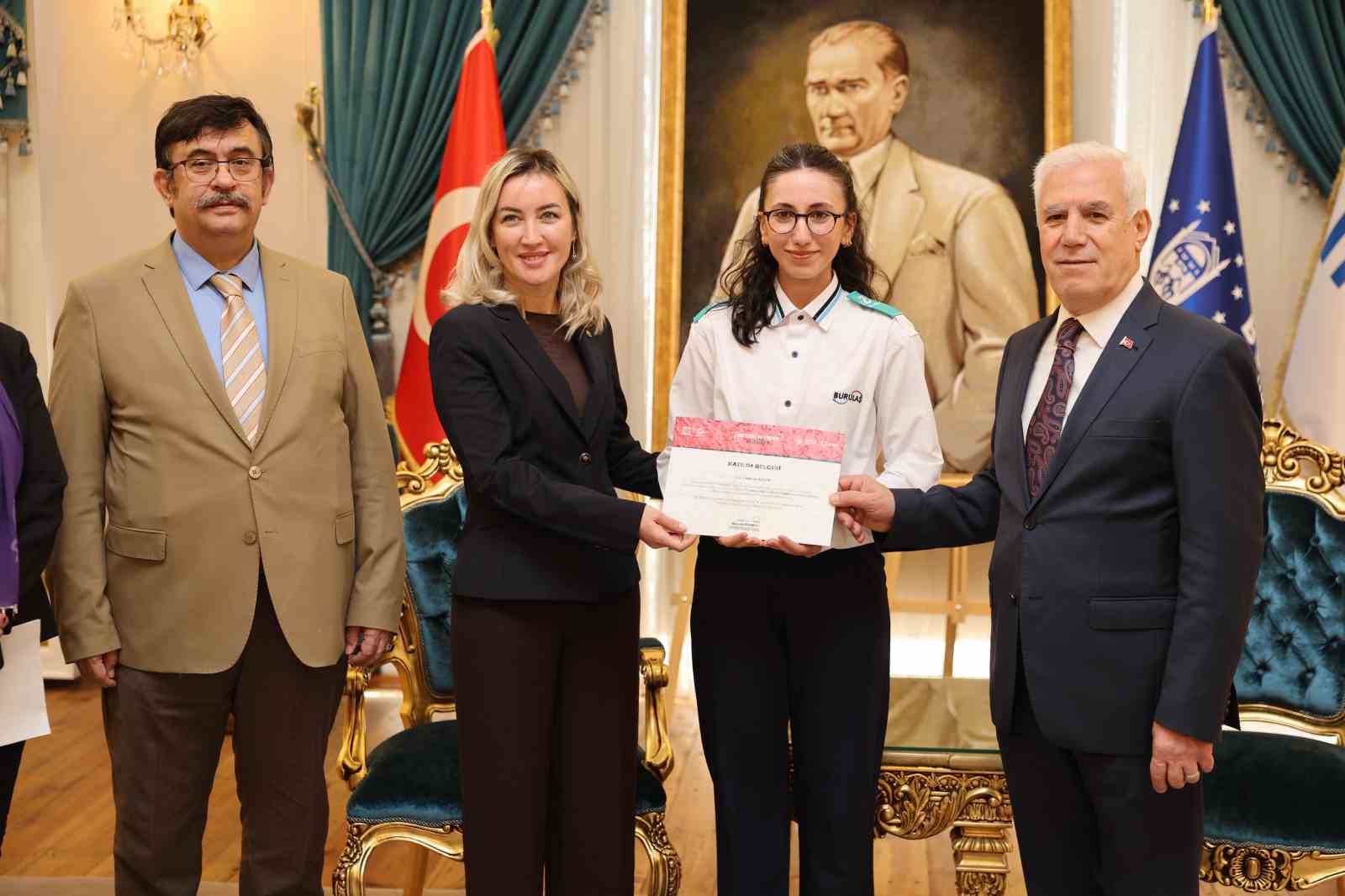 Bursa’nın rayları kadınlara emanet
