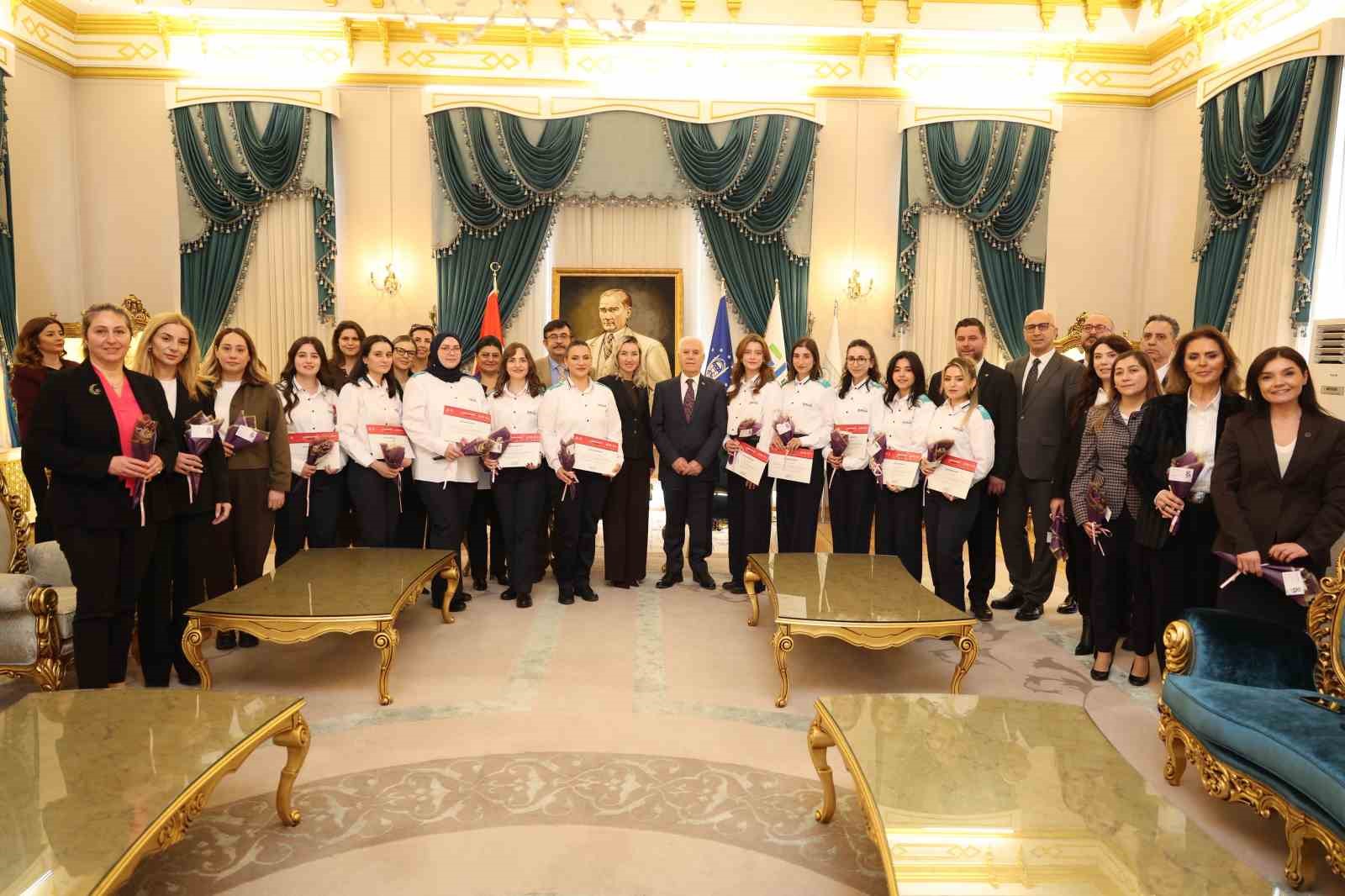 Bursa’nın rayları kadınlara emanet
