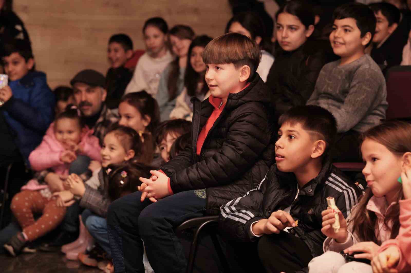 Bursa’nın yüzlerce yıllık simgeleri Osmangazi’de perdeye yansıdı
