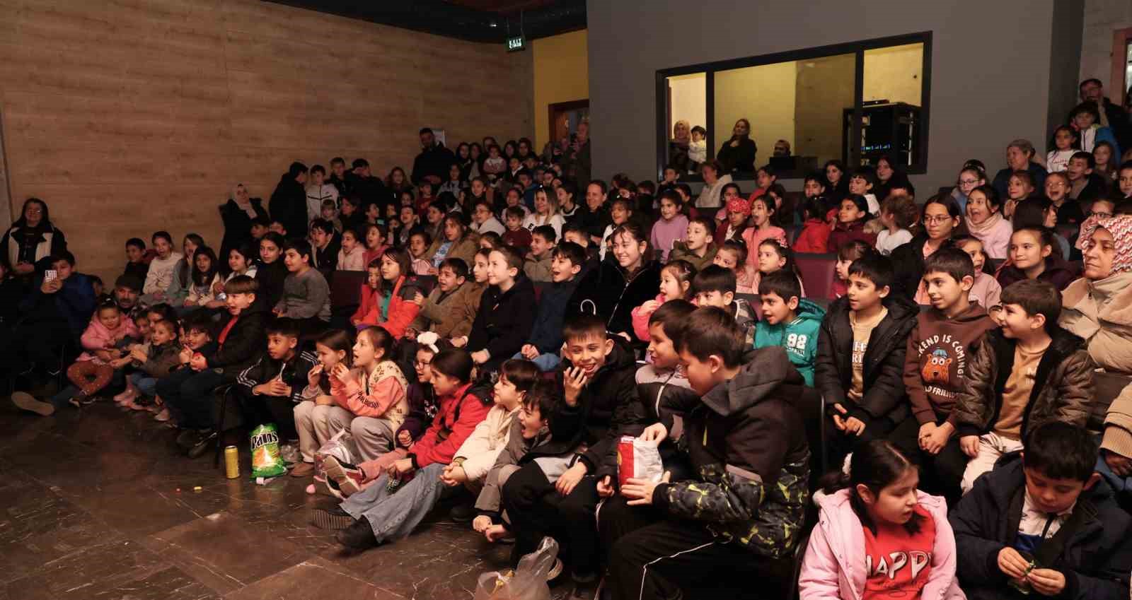 Bursa’nın yüzlerce yıllık simgeleri Osmangazi’de perdeye yansıdı
