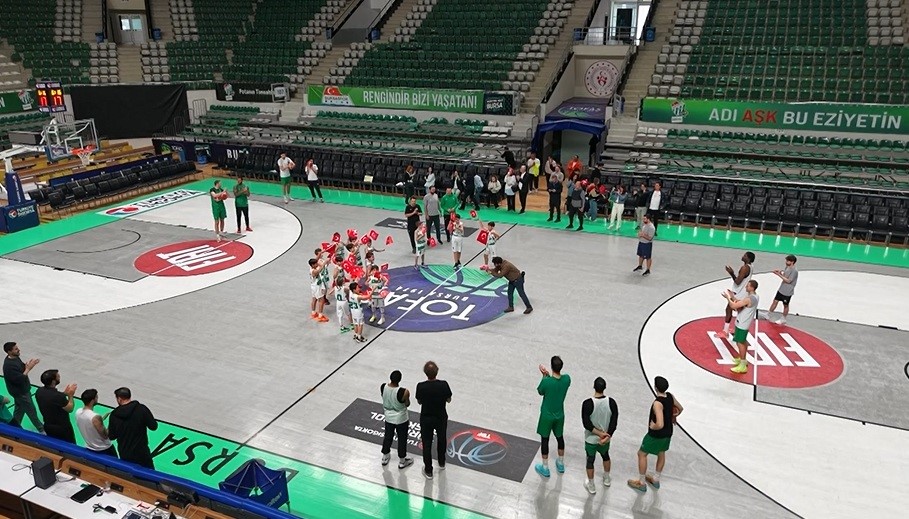 Bursaspor Basketbol Takımı’nı 1.20’lik minikler terletti
