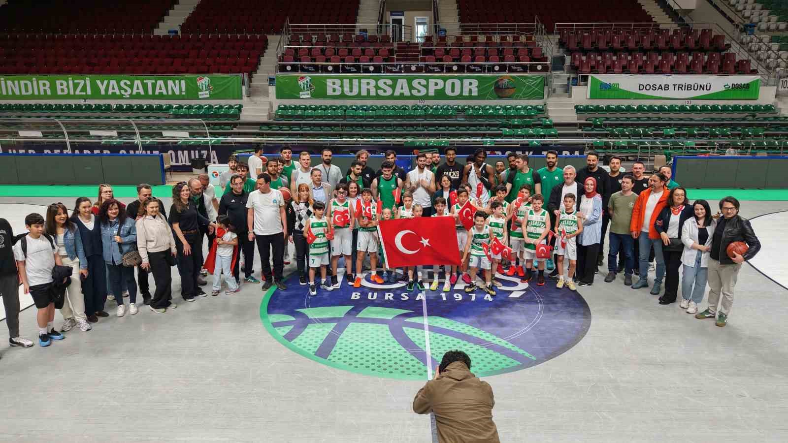 Bursaspor Basketbol Takımı’nı 1.20’lik minikler terletti
