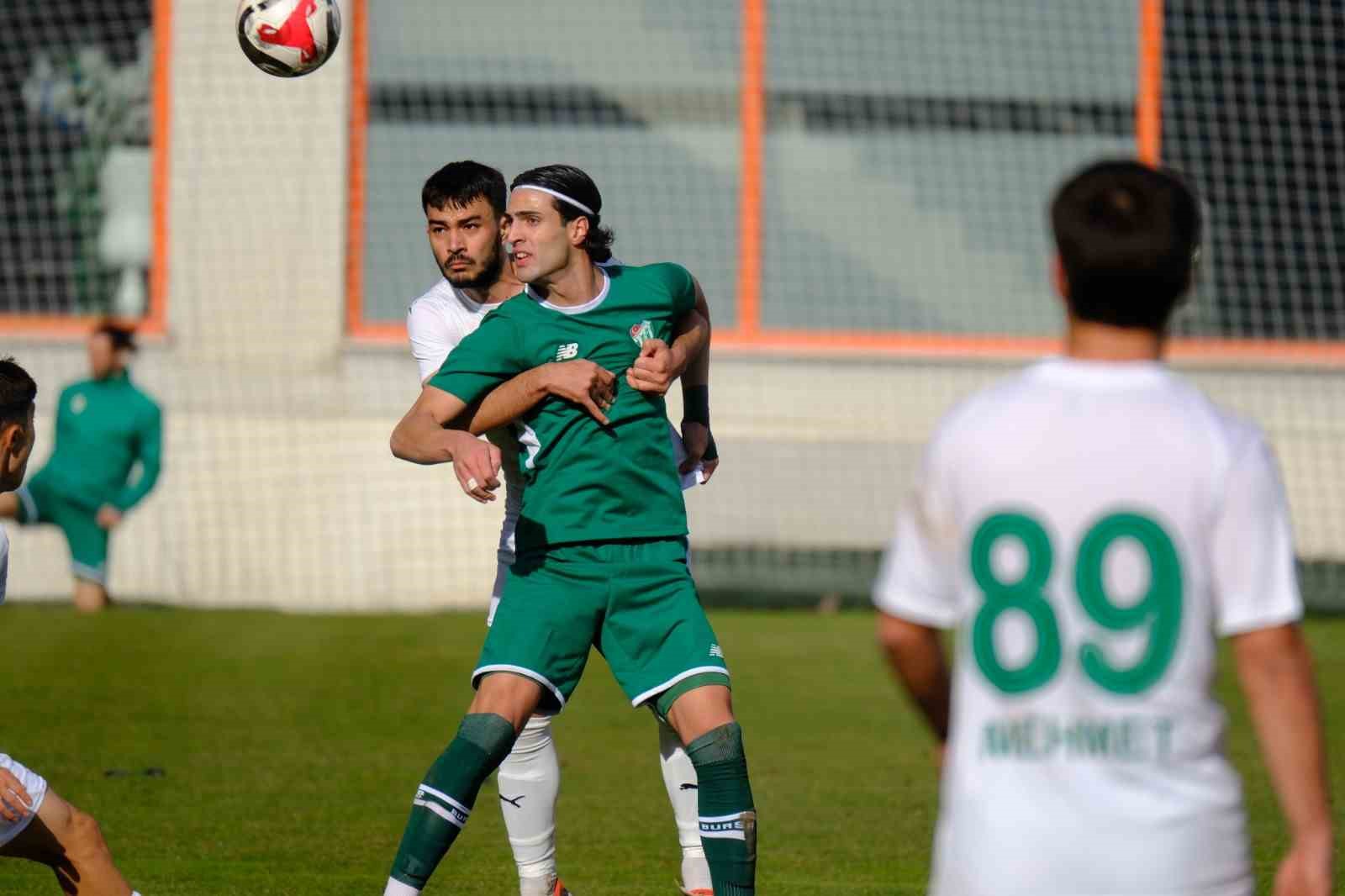 Bursaspor hazırlık maçında Nilüfer FK’yı 3-0’la geçti

