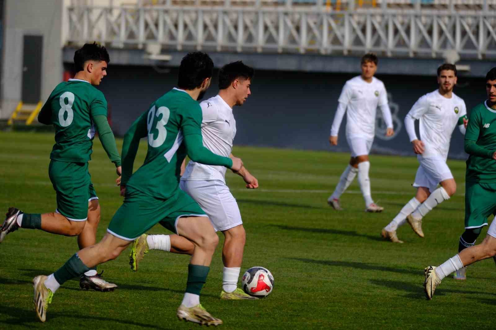 Bursaspor hazırlık maçında Nilüfer FK’yı 3-0’la geçti
