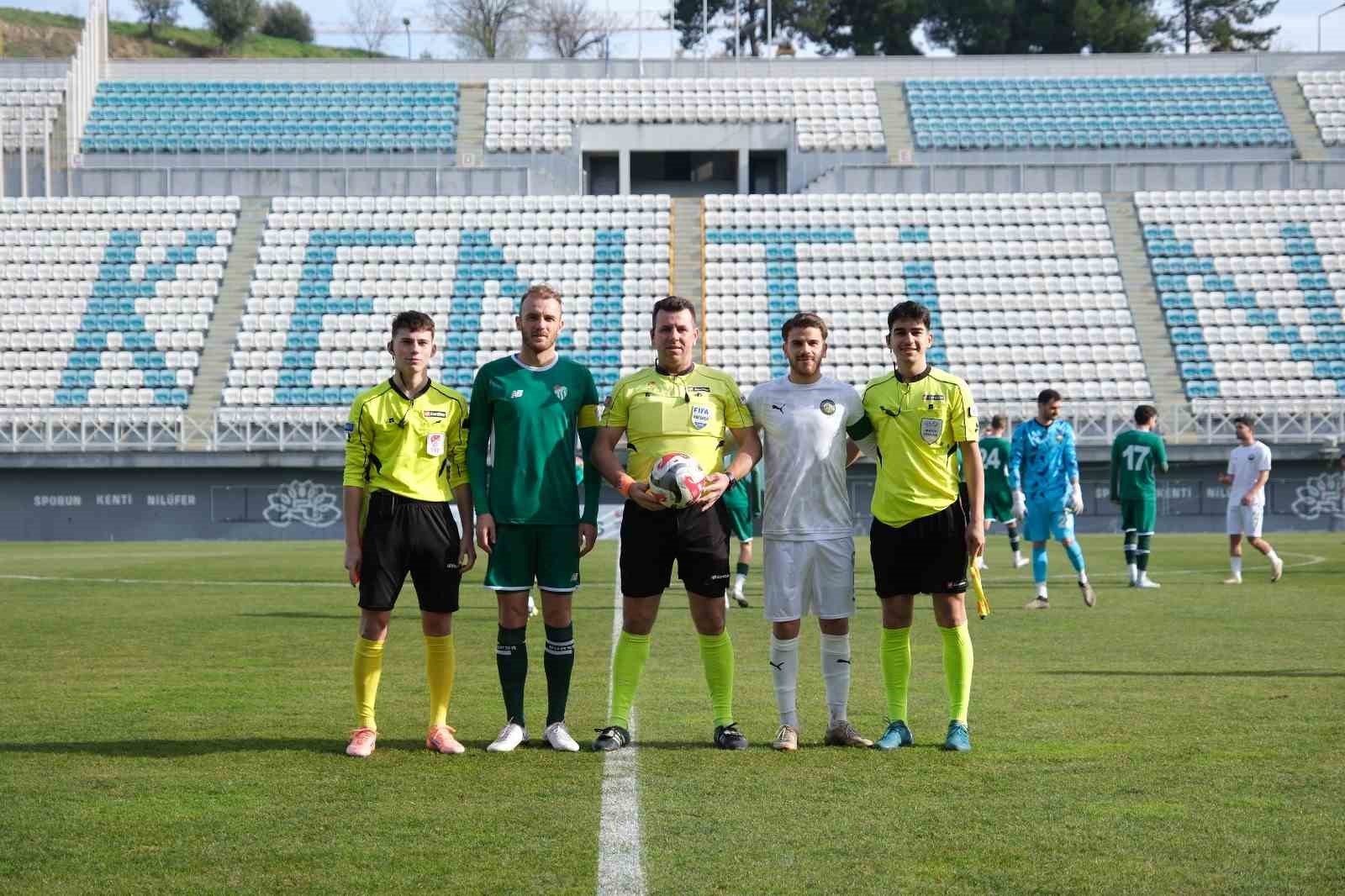 Bursaspor hazırlık maçında Nilüfer FK’yı 3-0’la geçti
