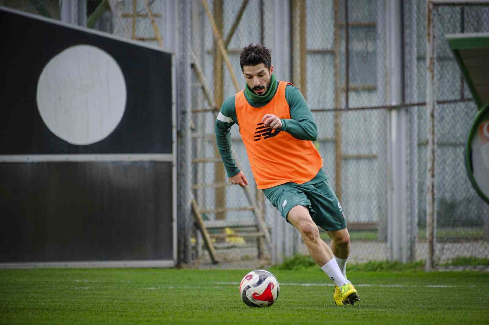 Bursaspor, Isparta 32 spor maçı hazırlıklarını sürdürüyor
