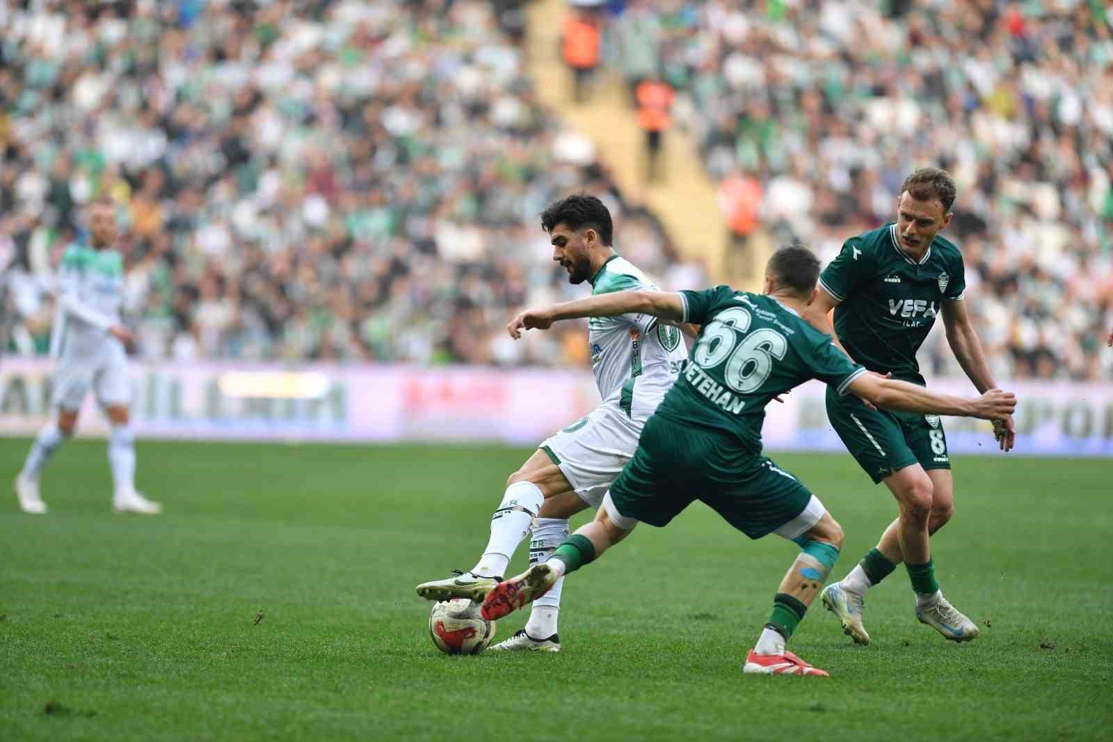 Bursaspor sahasında Kırklarelispor’u farklı geçti
