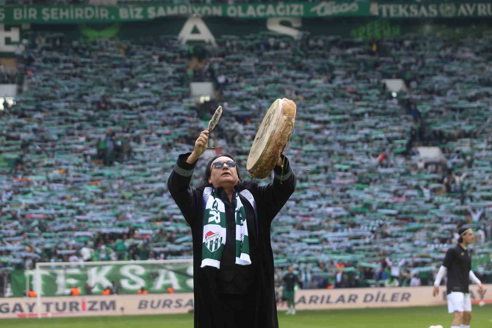 Bursaspor’a Gökhan Kırdar’dan özel beste sözü
