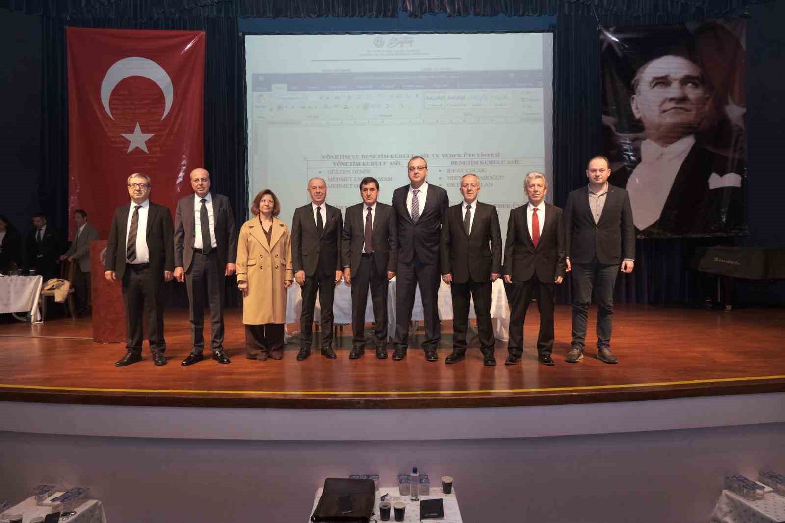 Buttim’de bayrak değişimi
