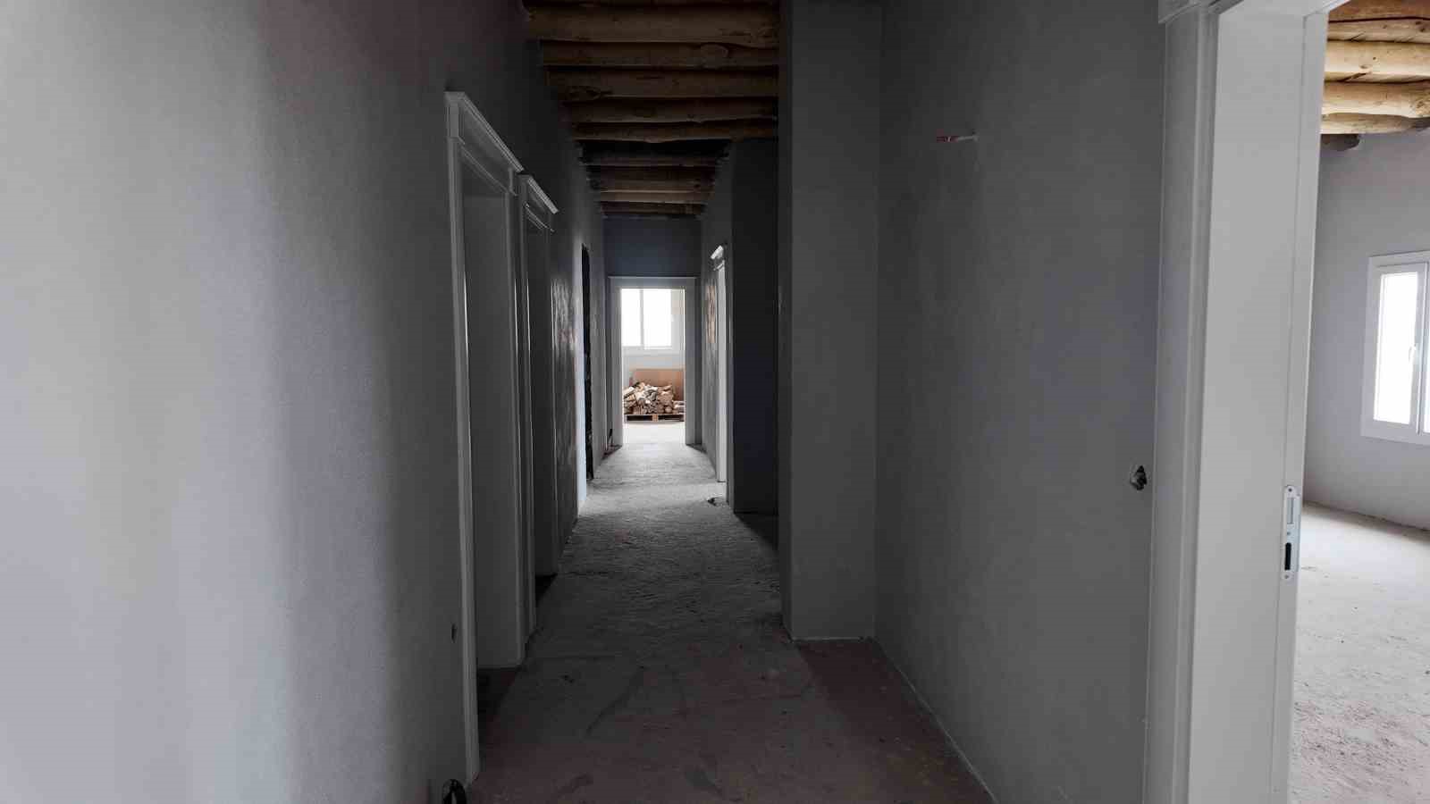 Bütün birikimi ile ev yaptı, toprak kayması ile ’hayatı’ askıda kaldı
