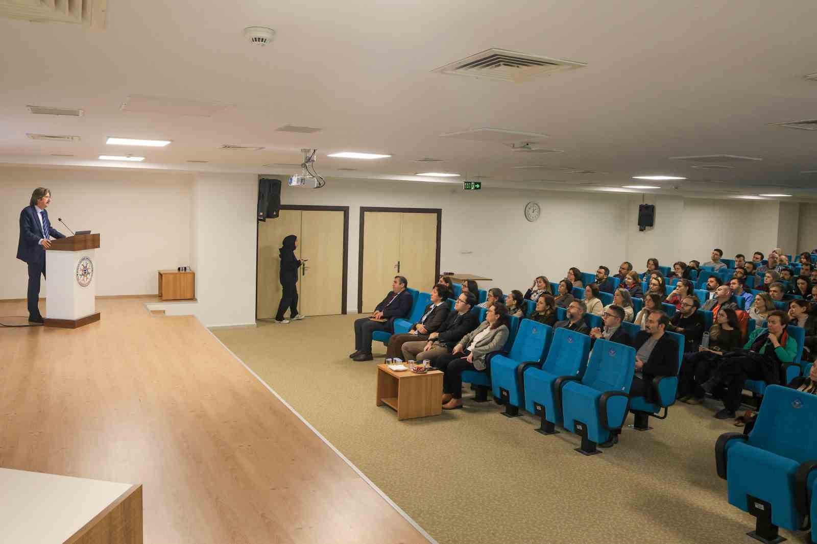 BUÜ Fen Edebiyat Fakültesinde stratejik toplantı
BUÜ Fen Edebiyat Fakültesinde stratejik toplantı