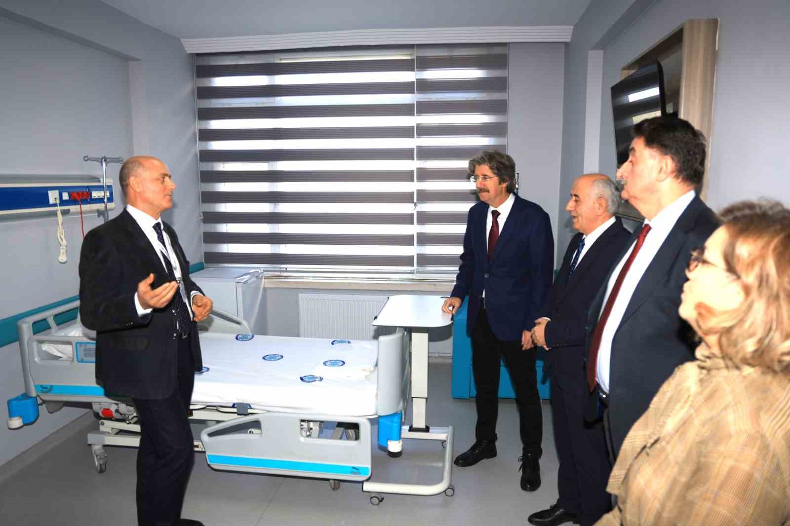 BUÜ Hastanesinin ikinci ortopedi kliniği hizmete açıldı
