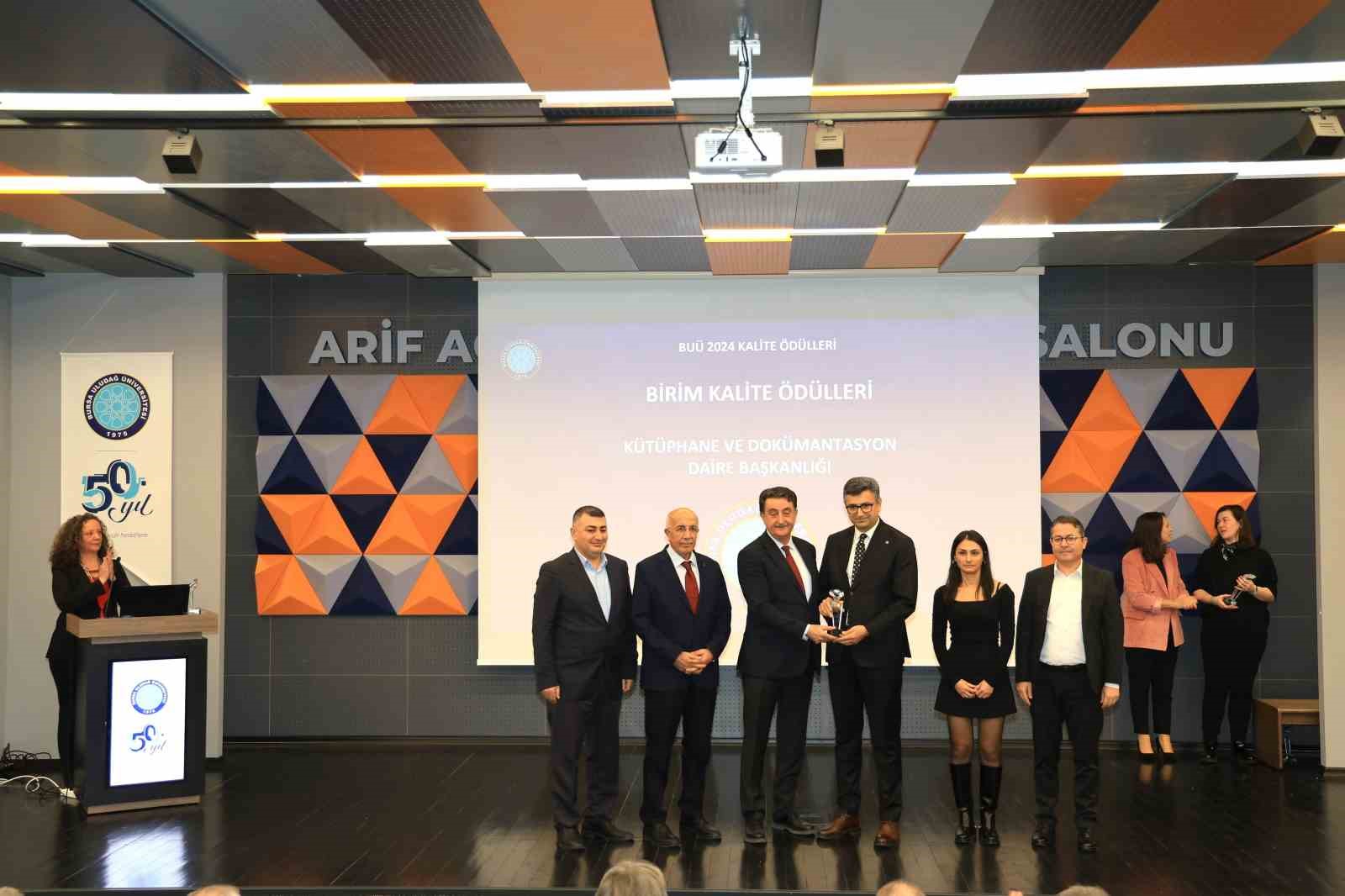 BUÜ’de 2024 yılı kalite ödülleri sahiplerini buldu
