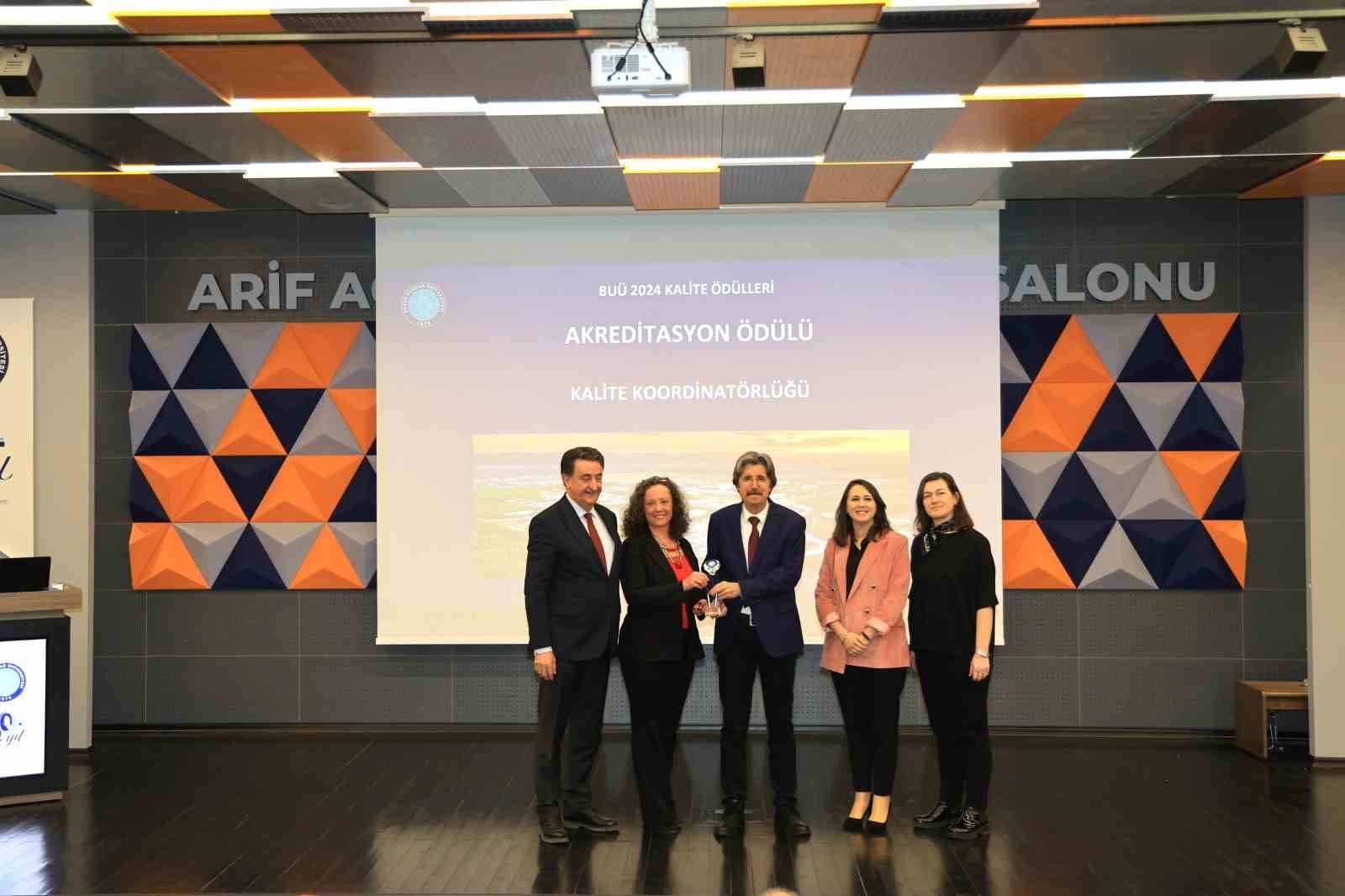 BUÜ’de 2024 yılı kalite ödülleri sahiplerini buldu
