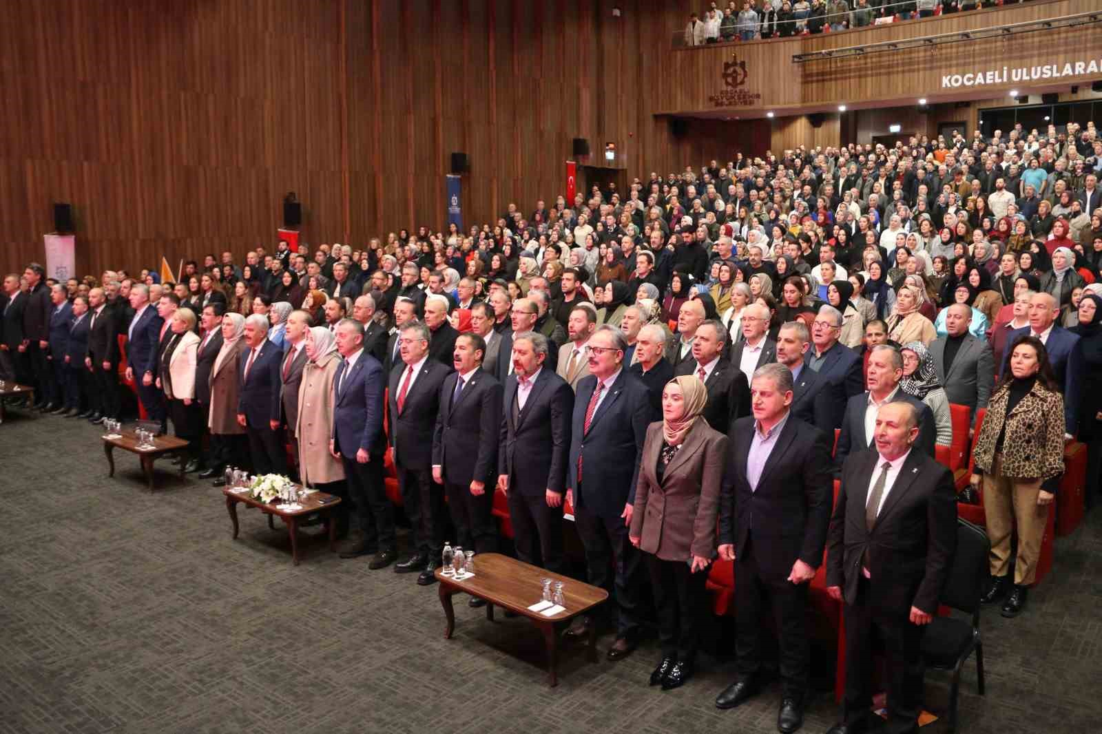 Büyükakın’dan muhalefet belediyelerine gönderme: "Belediyeler yatma yeri değildir"
