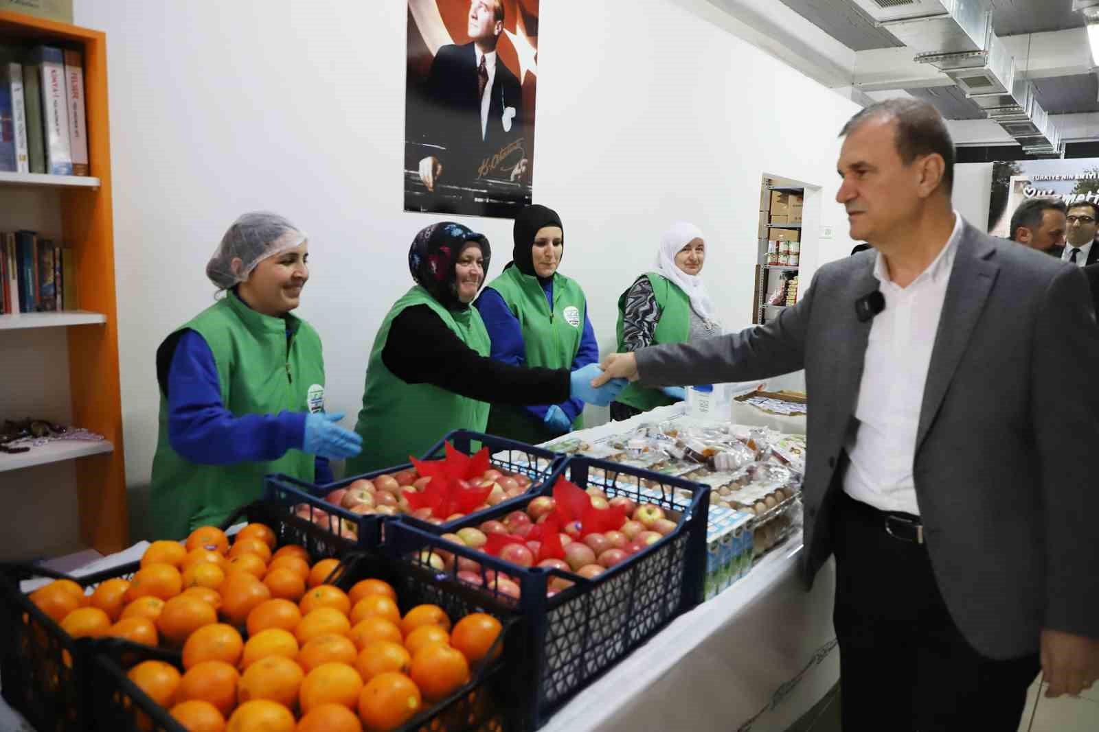 Büyükçekmece Belediyesi’nden öğrencilere beslenme desteği devam ediyor
