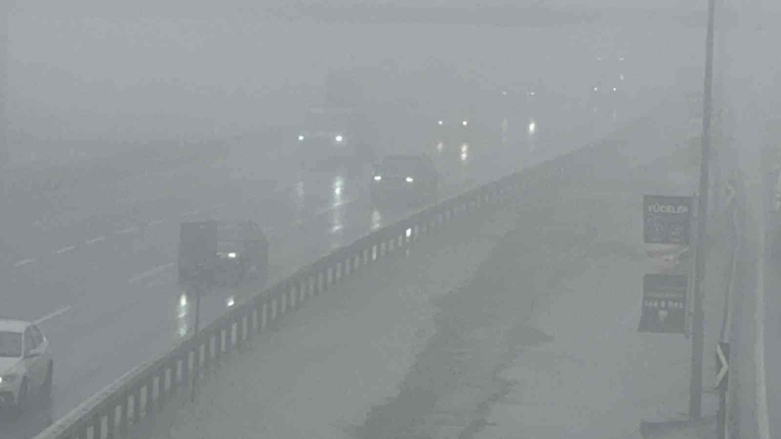 Büyükçekmece’de aniden bastıran sis nedeniyle görüş mesafesi düştü
