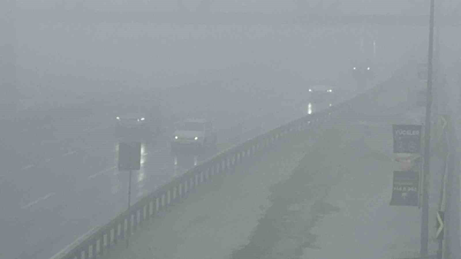 Büyükçekmece’de aniden bastıran sis nedeniyle görüş mesafesi düştü
