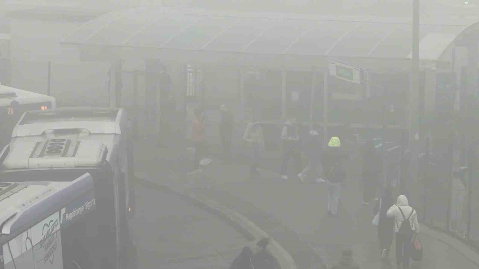 Büyükçekmece’de aniden bastıran sis nedeniyle görüş mesafesi düştü
