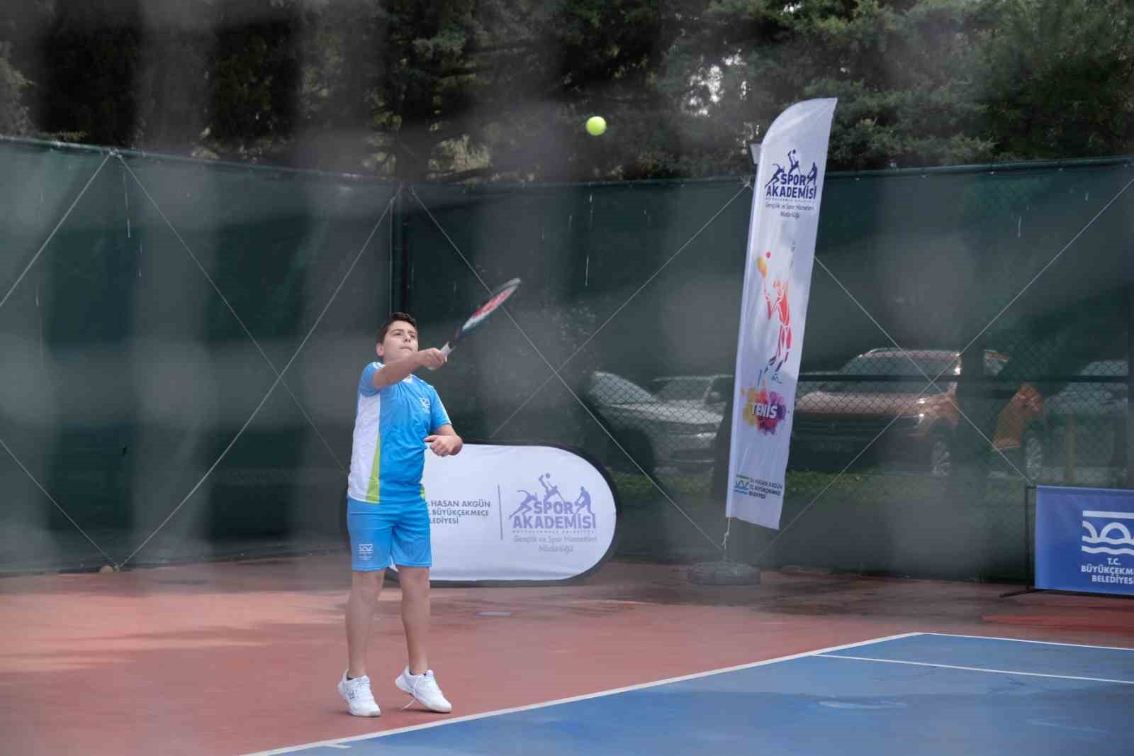 Büyükçekmece’de Bahar Şenliği’nde tenis heyecanı zirve yaptı
