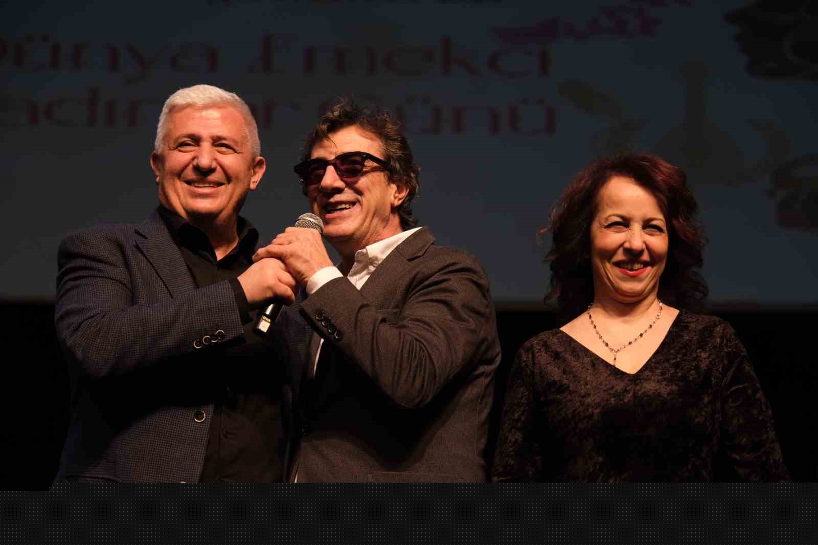 Büyükçekmece’de şiir ve müzik, kadınlar için buluştu
