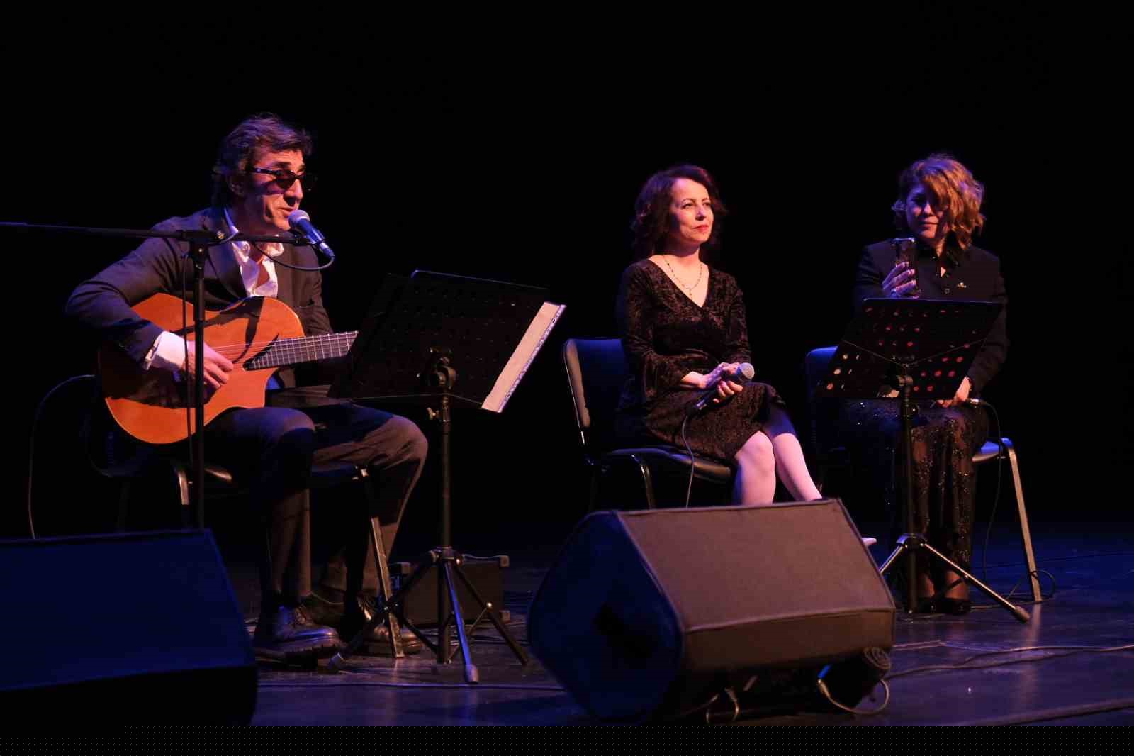 Büyükçekmece’de şiir ve müzik, kadınlar için buluştu

