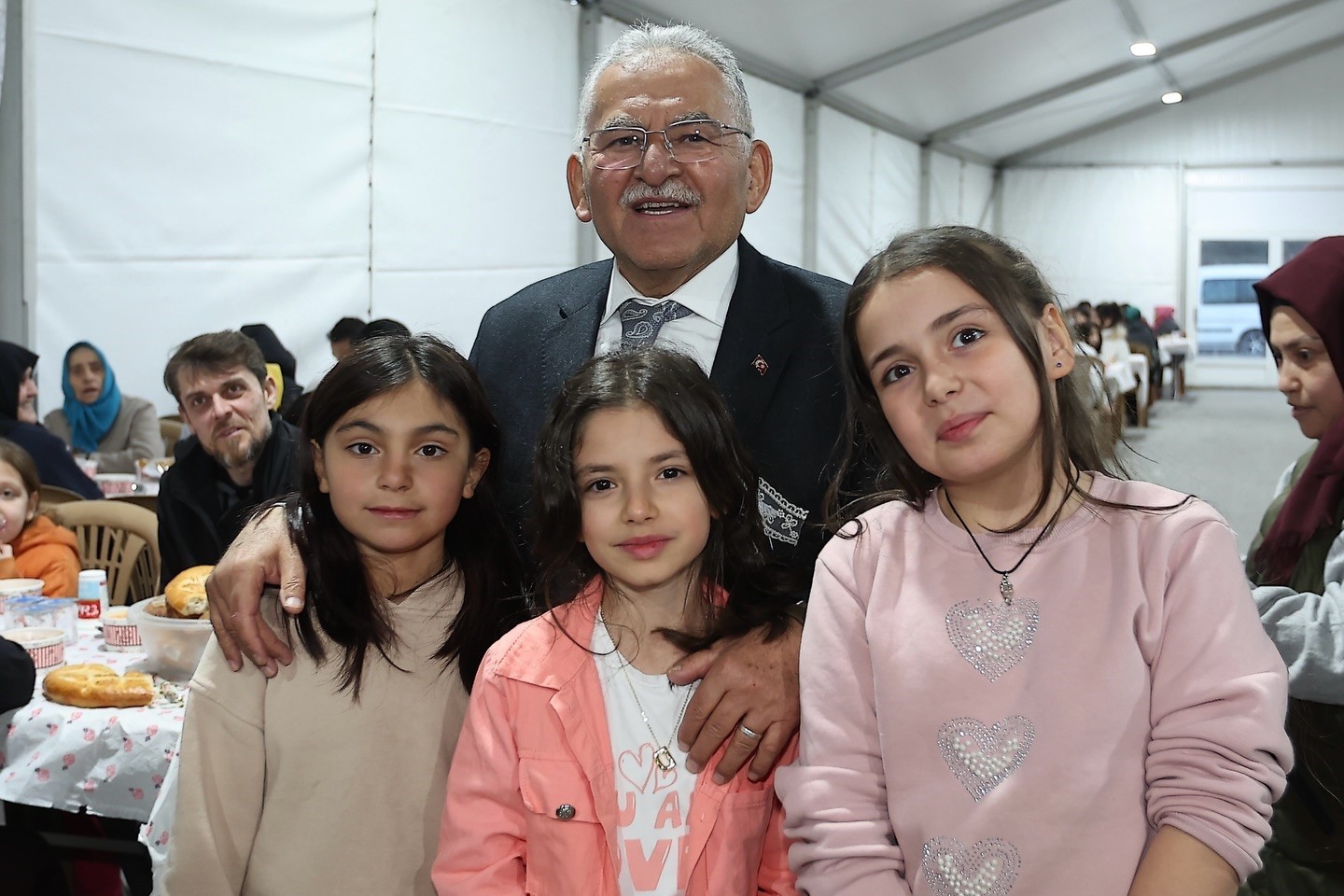 Büyükkılıç şehit aileleri, gaziler ve gazi aileleri ile bir araya geldi
Büyükkılıç şehit aileleri, gaziler ve gazi aileleri ile bir araya geldi