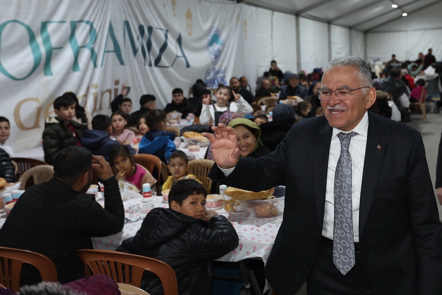 Büyükkılıç şehit aileleri, gaziler ve gazi aileleri ile bir araya geldi
Büyükkılıç şehit aileleri, gaziler ve gazi aileleri ile bir araya geldi