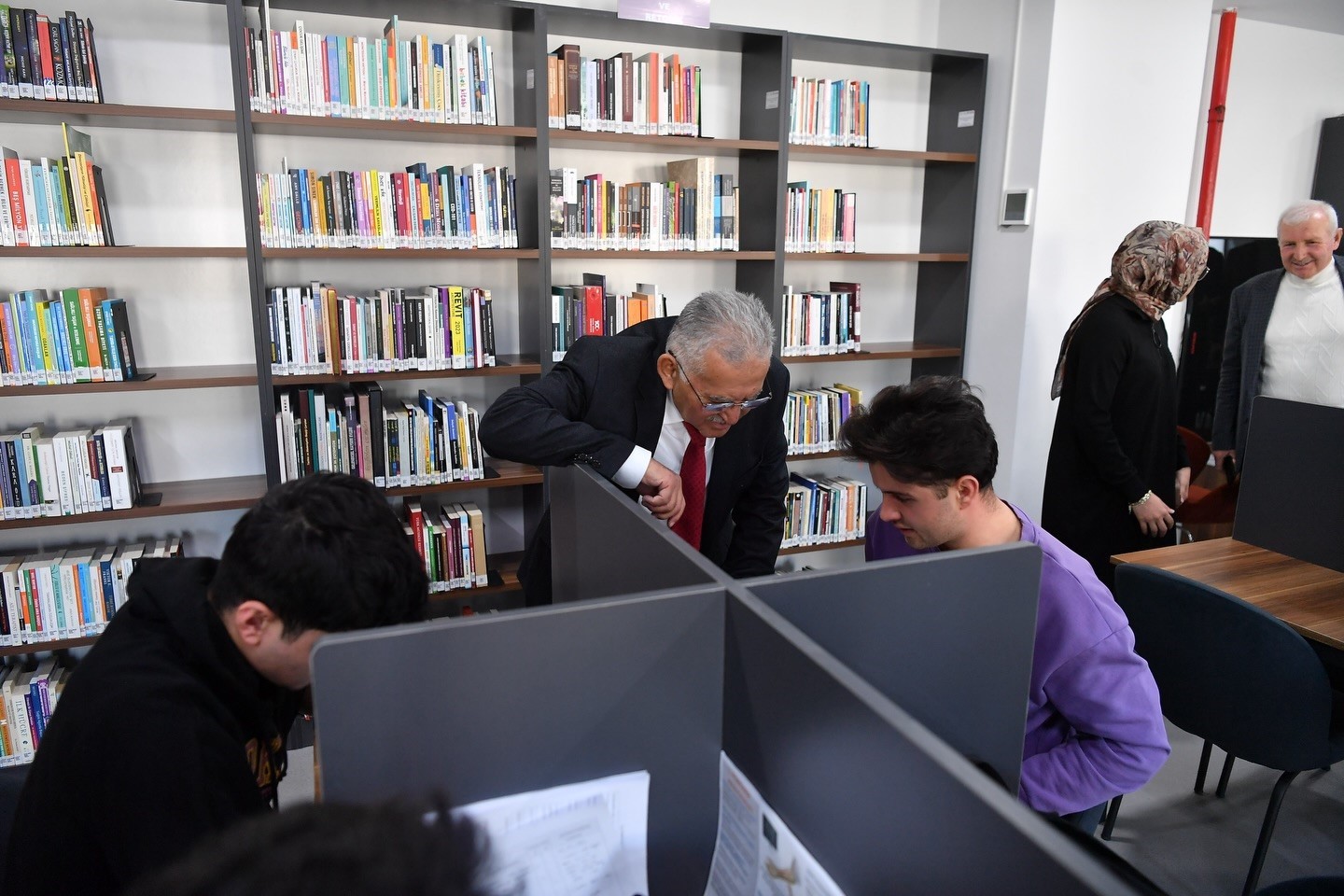 Büyükkılıç ve Boyraz, Talas Mevlana Sosyal Yaşam Merkezi’ni ziyaret etti
