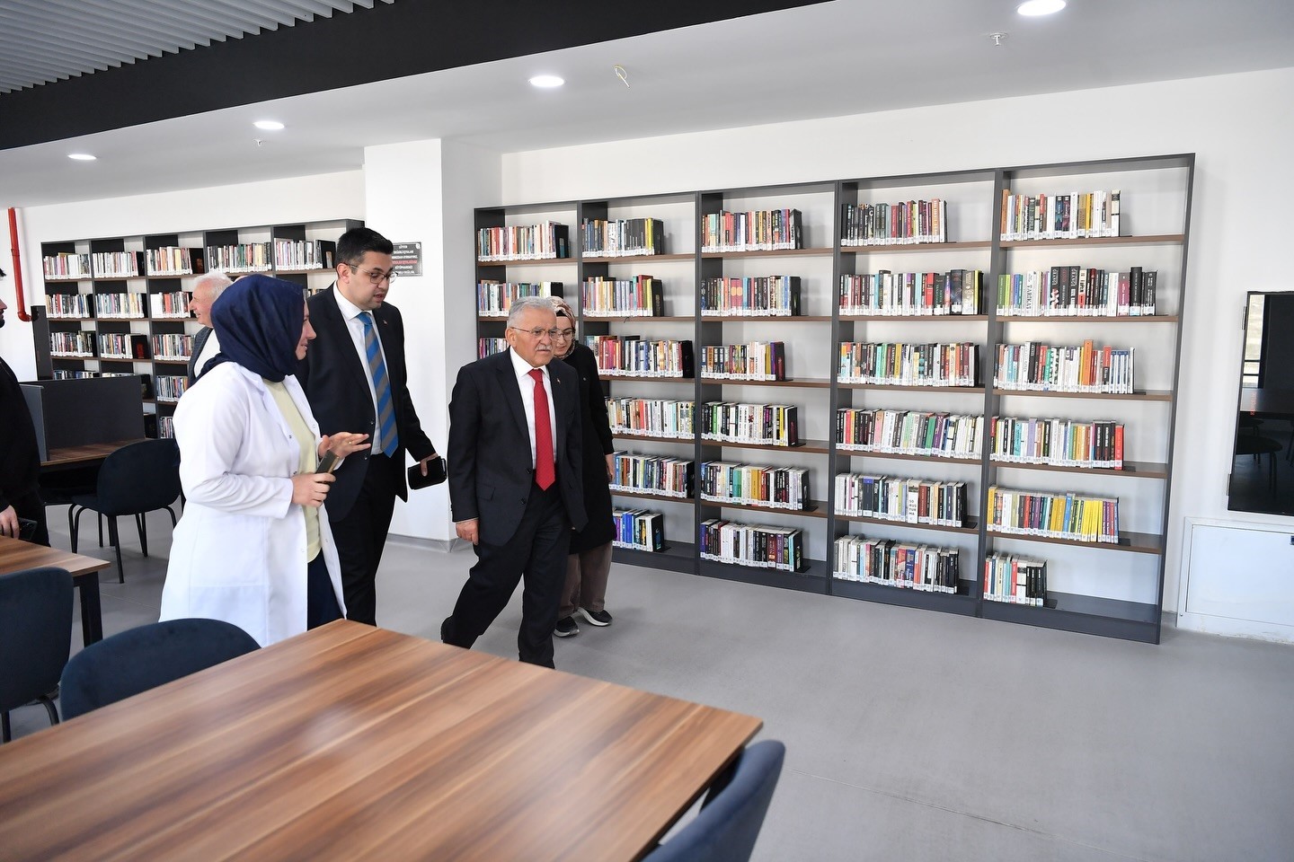 Büyükkılıç ve Boyraz, Talas Mevlana Sosyal Yaşam Merkezi’ni ziyaret etti
