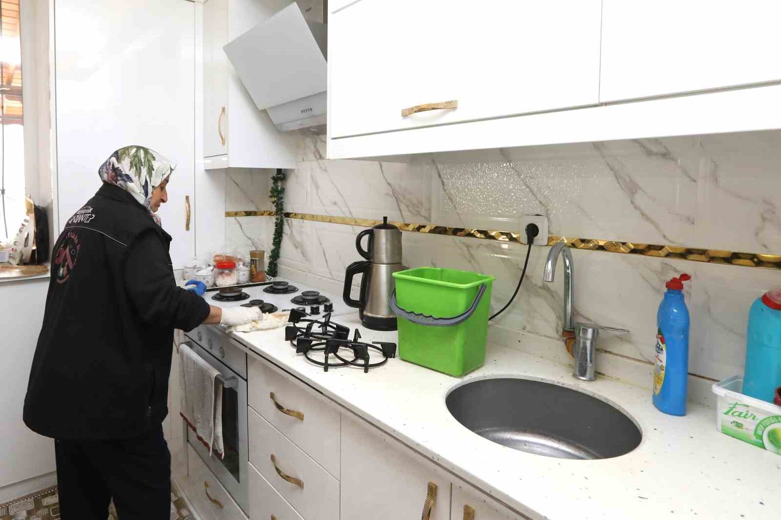 Büyükşehir 2025 yılında engelli ve bakıma muhtaç bireylerin 2 bin 795 kez kapısını çaldı
Büyükşehir 2025 yılında engelli ve bakıma muhtaç bireylerin 2 bin 795 kez kapısını çaldı