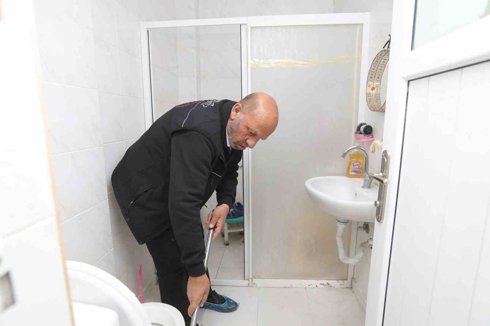 Büyükşehir 2025 yılında engelli ve bakıma muhtaç bireylerin 2 bin 795 kez kapısını çaldı
Büyükşehir 2025 yılında engelli ve bakıma muhtaç bireylerin 2 bin 795 kez kapısını çaldı