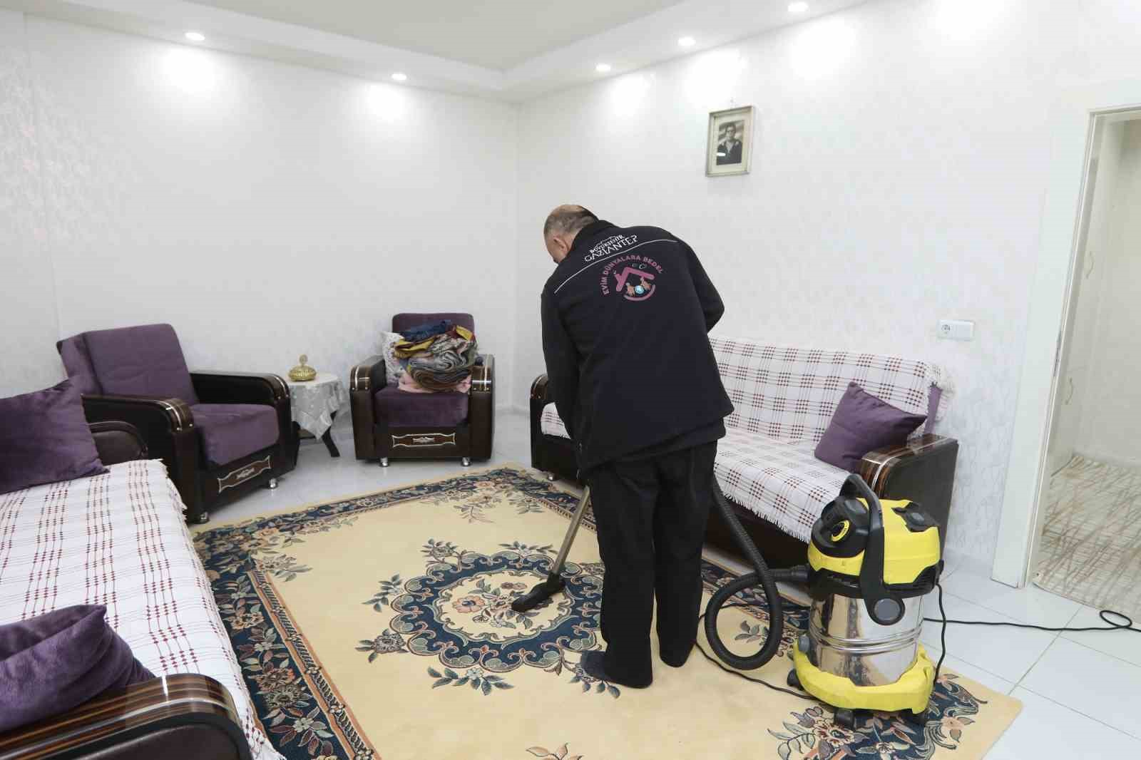 Büyükşehir 2025 yılında engelli ve bakıma muhtaç bireylerin 2 bin 795 kez kapısını çaldı
Büyükşehir 2025 yılında engelli ve bakıma muhtaç bireylerin 2 bin 795 kez kapısını çaldı