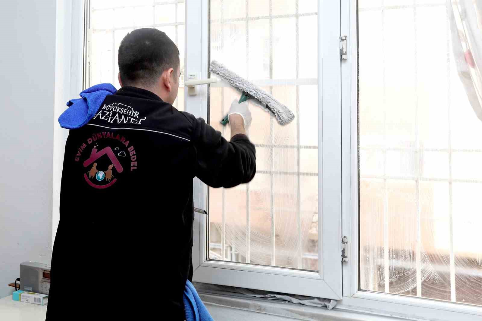 Büyükşehir 2025 yılında engelli ve bakıma muhtaç bireylerin 2 bin 795 kez kapısını çaldı
Büyükşehir 2025 yılında engelli ve bakıma muhtaç bireylerin 2 bin 795 kez kapısını çaldı