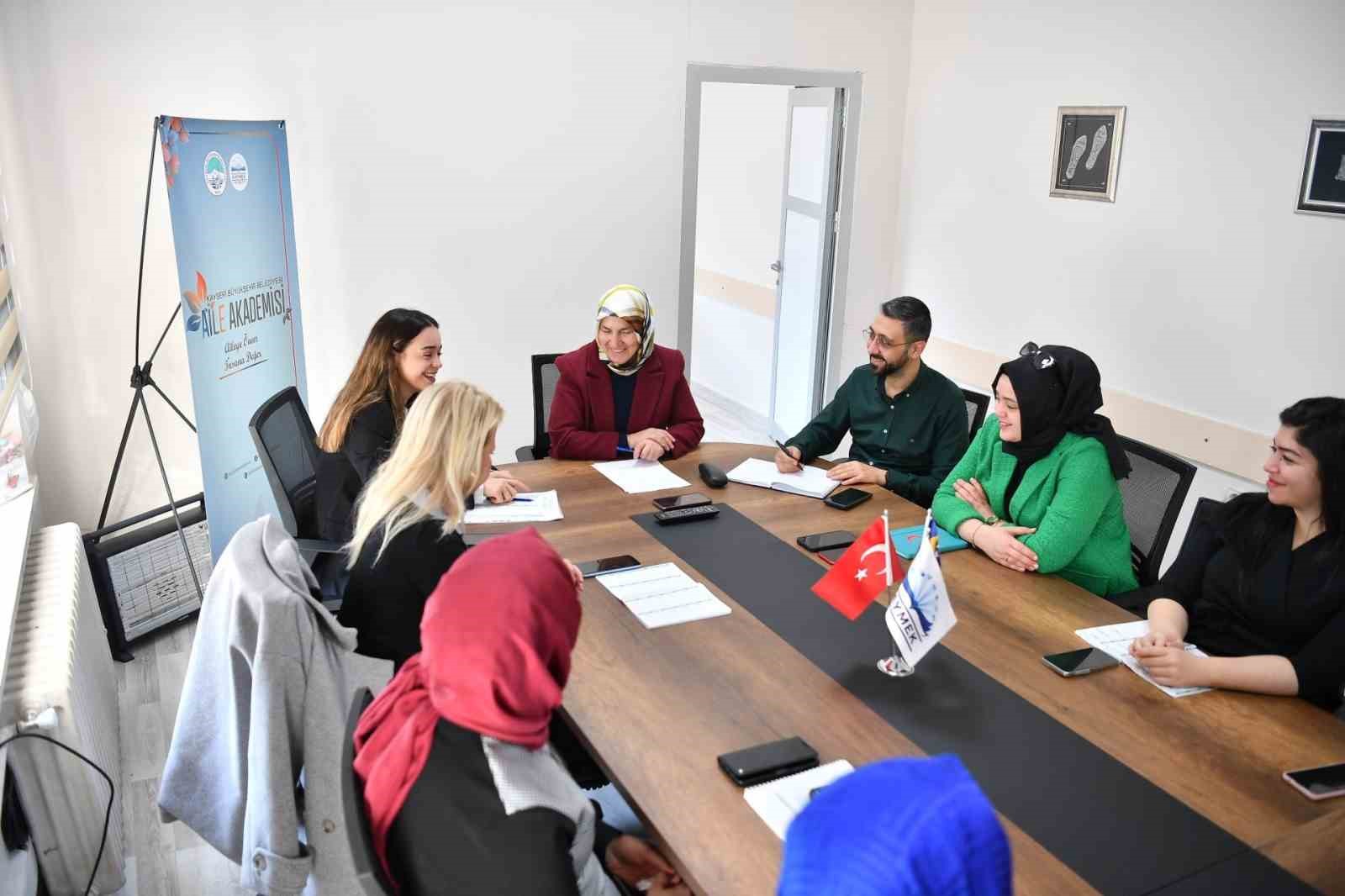 Büyükşehir Aile Akademisi, 2025’te 5 binin üzerinde aile ve çift adayına danışmanlık yaptı
