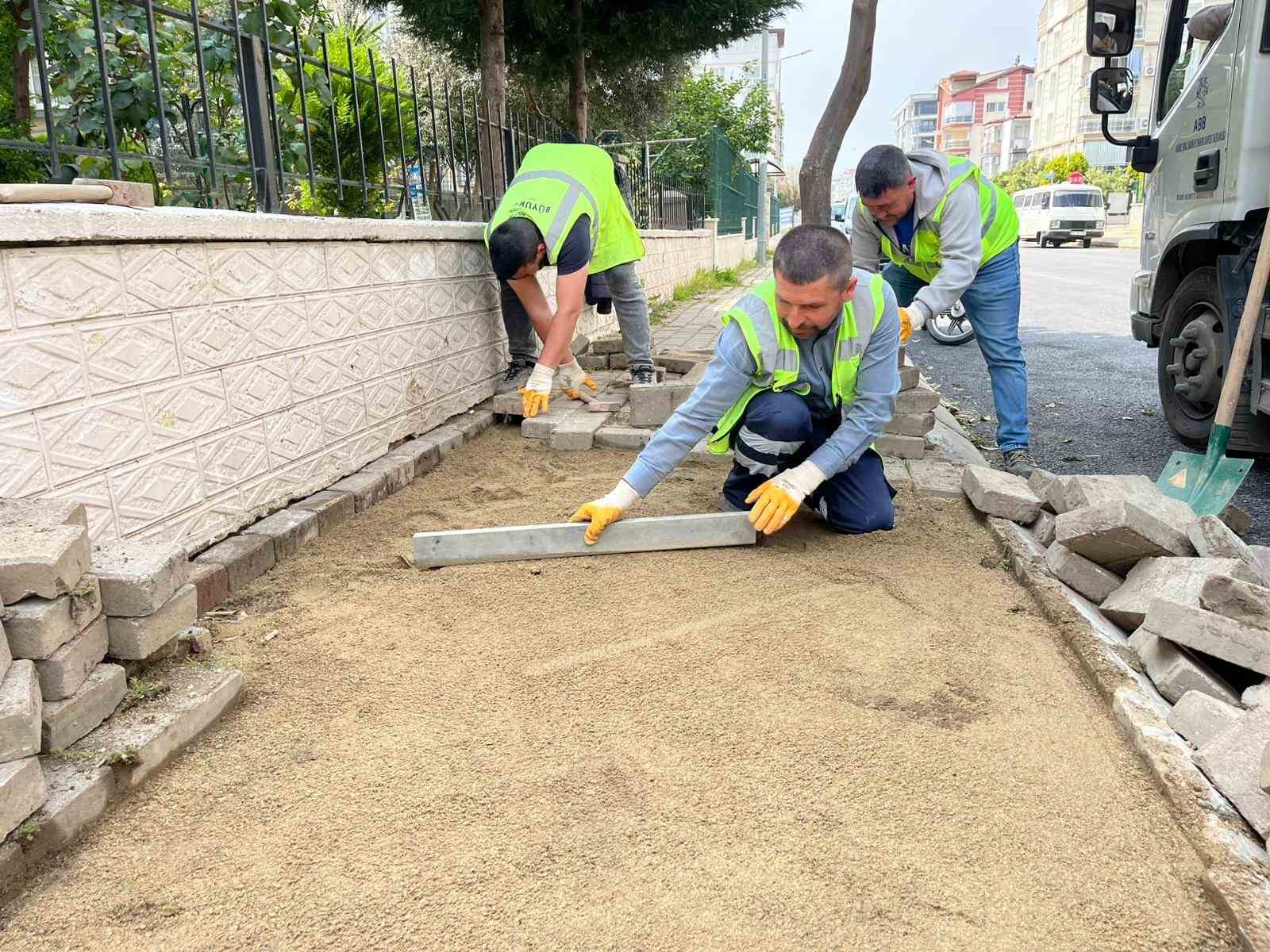 Büyükşehir, Aydın’ın ulaşım ağını güçlendiriyor
Büyükşehir, Aydın’ın ulaşım ağını güçlendiriyor