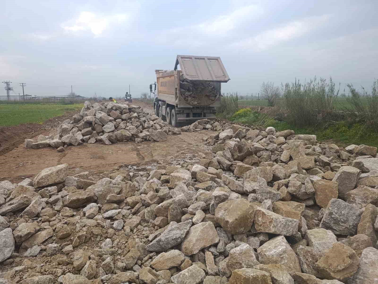 Büyükşehir, Aydın’ın ulaşım ağını güçlendiriyor
Büyükşehir, Aydın’ın ulaşım ağını güçlendiriyor