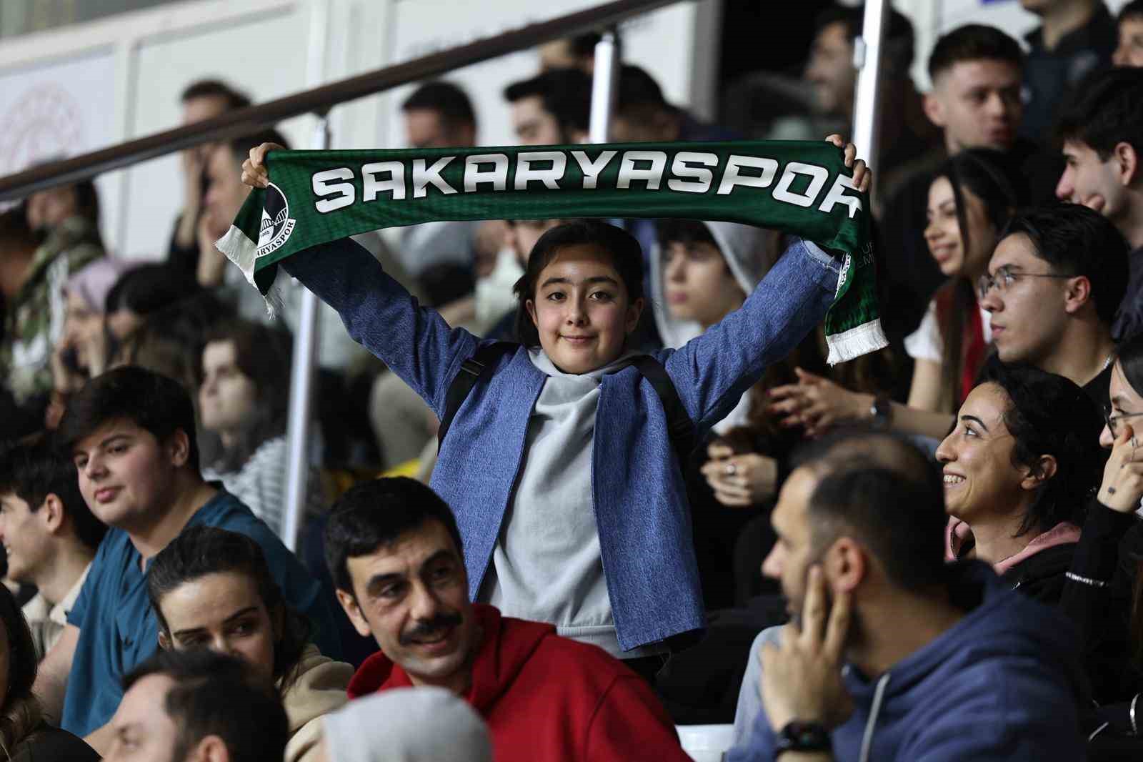 Büyükşehir Basketbol, Kütahya engelini farkla geçti
