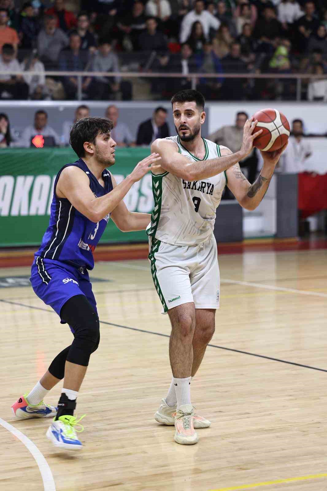 Büyükşehir Basketbol, Kütahya engelini farkla geçti
