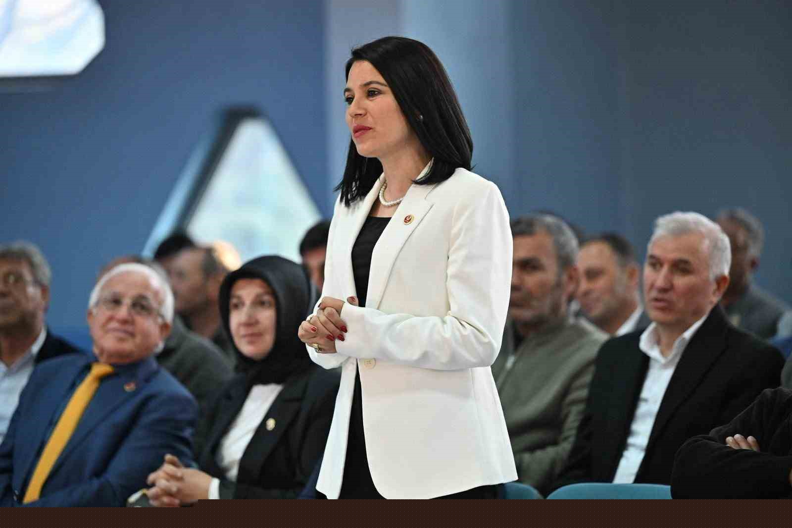 Büyükşehir Belediye Başkanı Dutlulu, Salihli’de muhtarlarla buluştu
