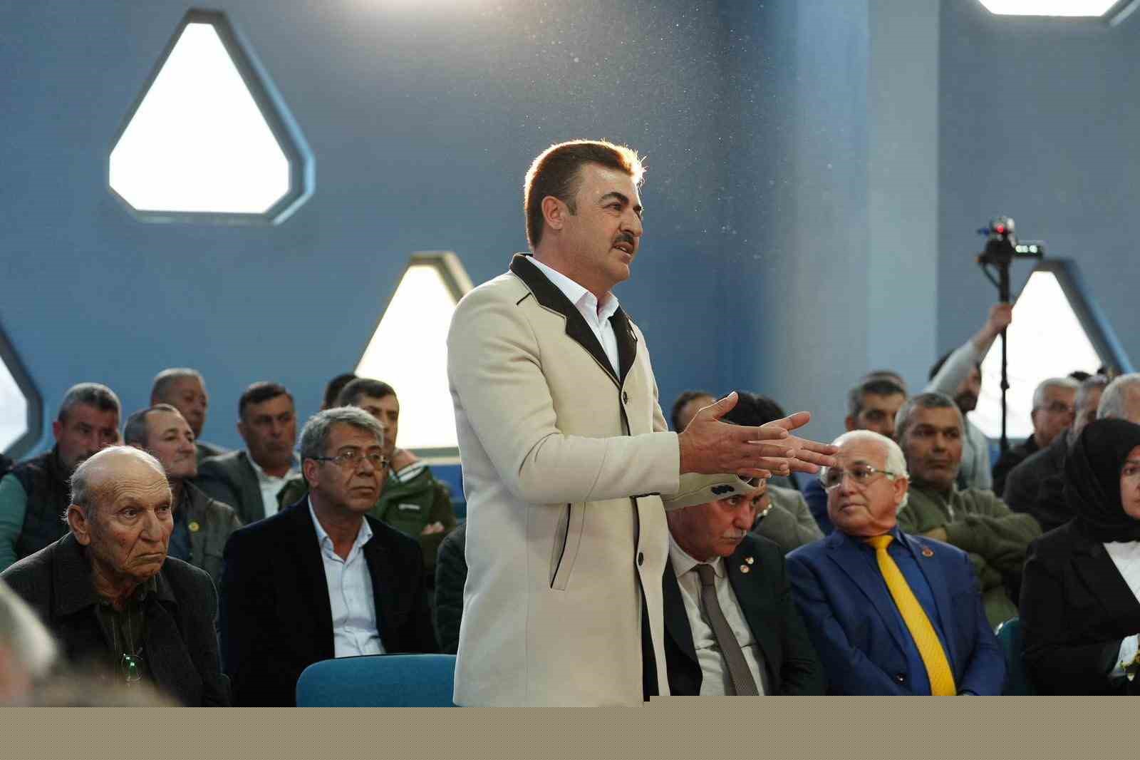 Büyükşehir Belediye Başkanı Dutlulu, Salihli’de muhtarlarla buluştu
