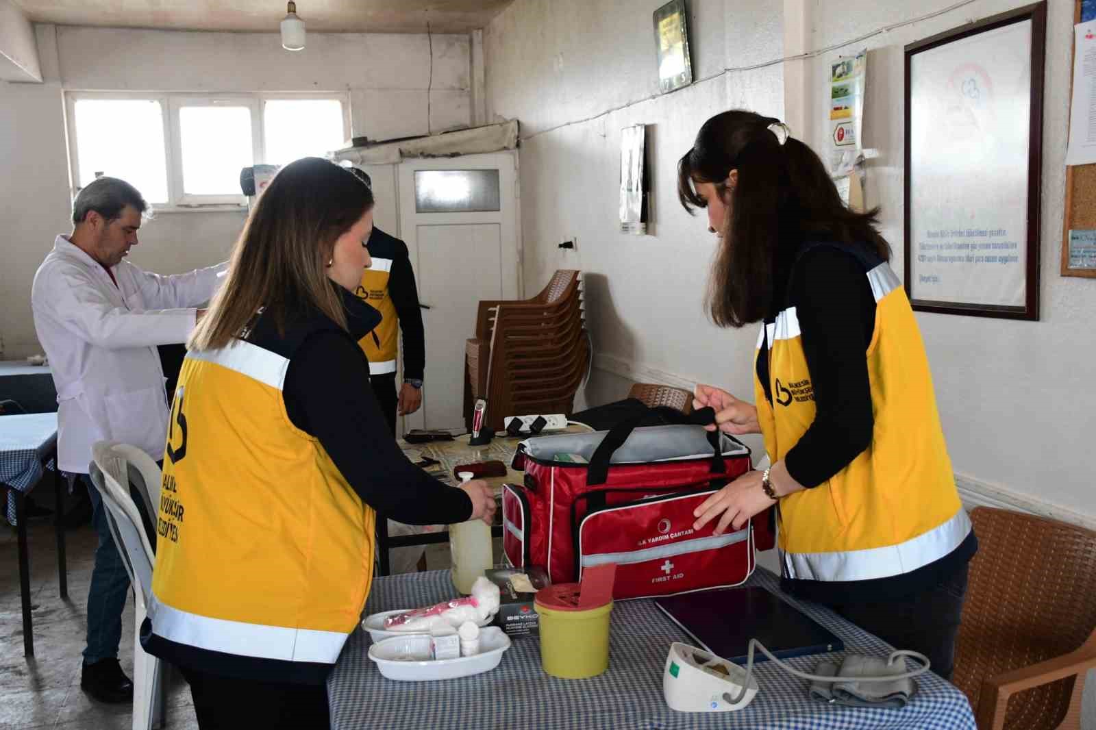 Büyükşehir Belediyesi, yakın berber ve evde bakım hizmetleri vatandaşın yanında
Büyükşehir Belediyesi, yakın berber ve evde bakım hizmetleri vatandaşın yanında
