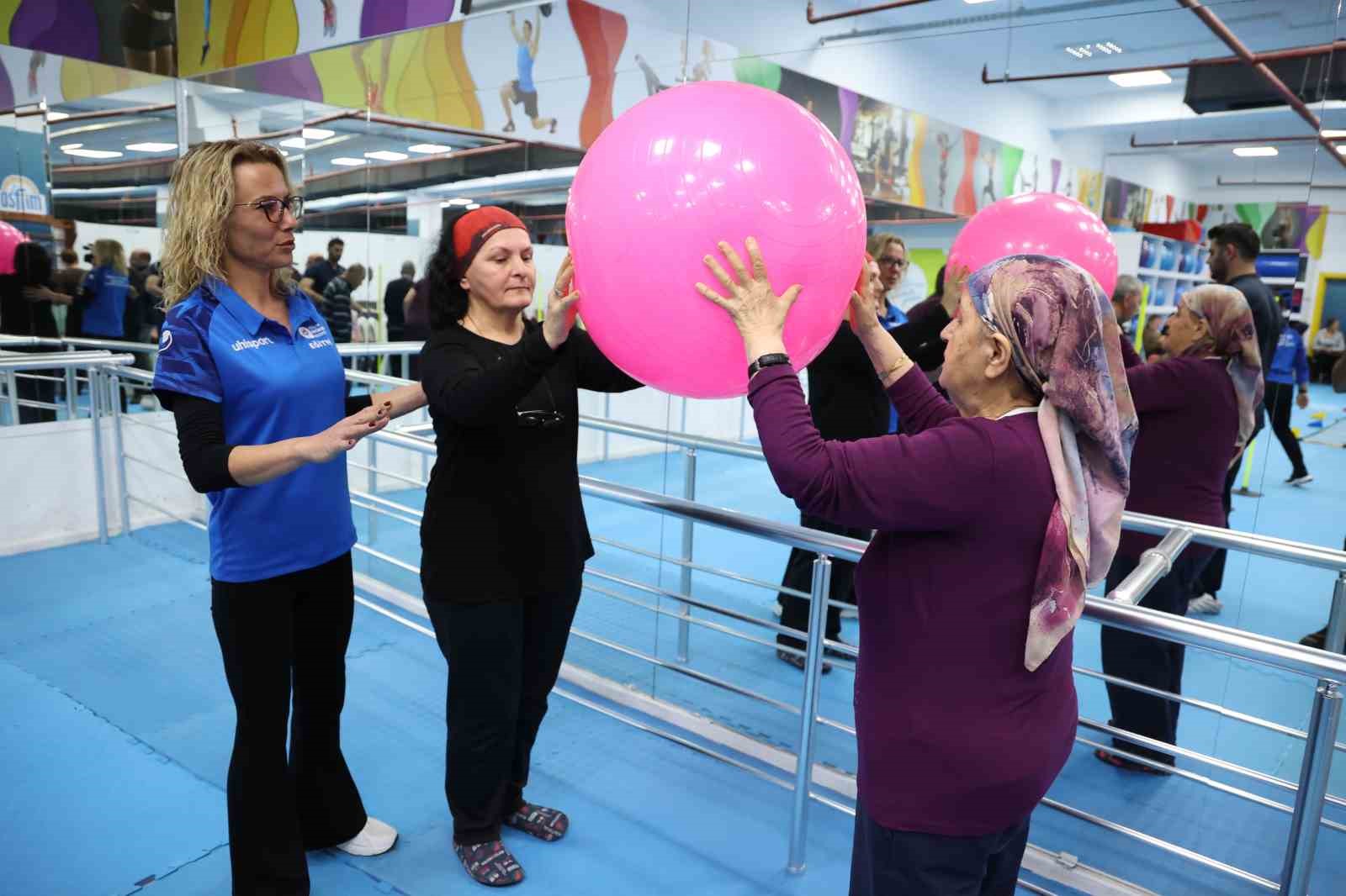 Büyükşehir Belediyesi’nden Parkinson hastalarına özel eğitim
