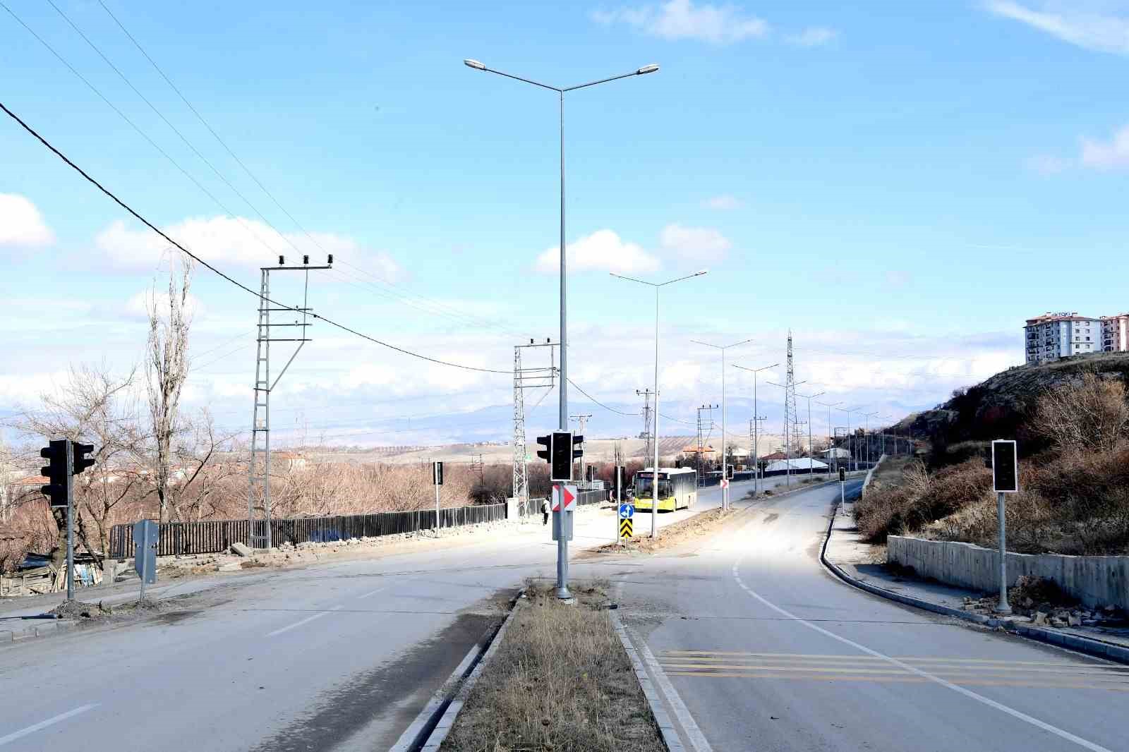 Büyükşehir Belediyesinden trafikte yaşanan sorunlara neşter

