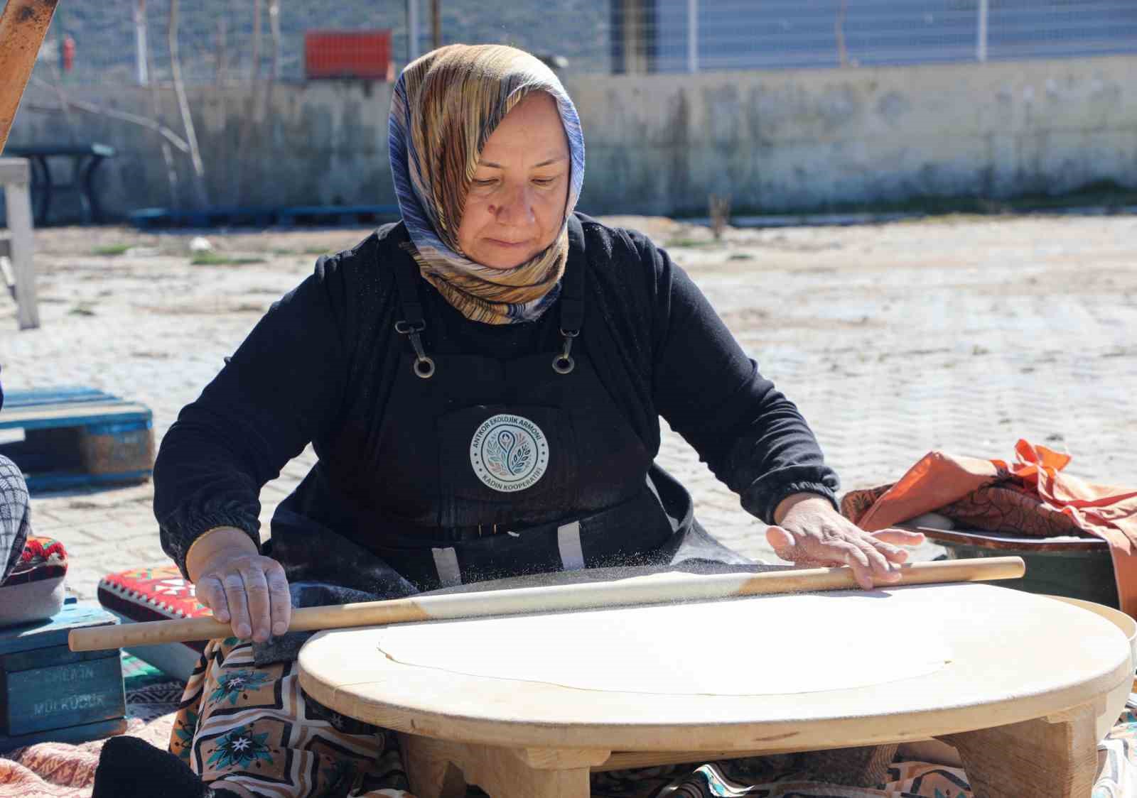 Büyükşehir Belediyesi’nin kadınlara yönelik destekleri istihdama dönüşüyor
