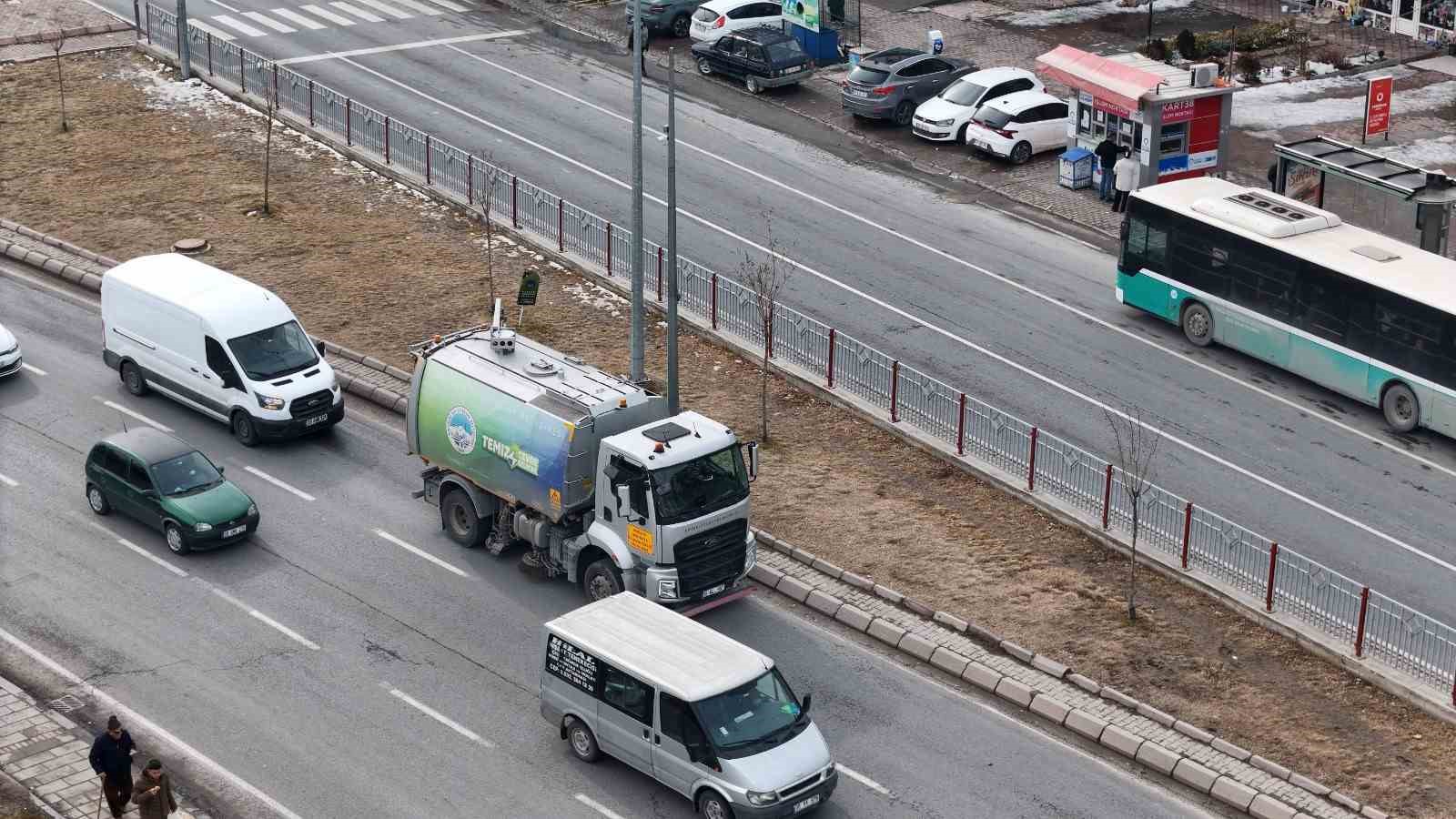 Büyükşehir, daha temiz bir Kayseri için sahada
