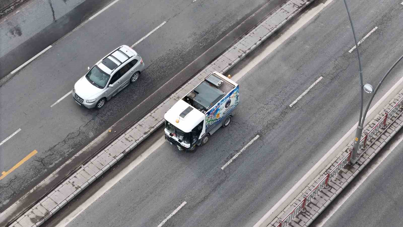 Büyükşehir, daha temiz bir Kayseri için sahada
